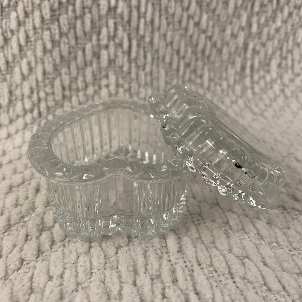 Vintage-Homco Valentine Crystal Heart Shaped Trinket-Jewelry-Ring Box Beautiful!